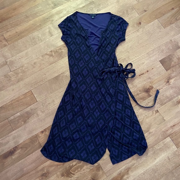 Banana Republic Dresses & Skirts - Banana Republic Wrap Dress Banana Republic Dresses & Skirts - Banana Republic Wrap Dress
